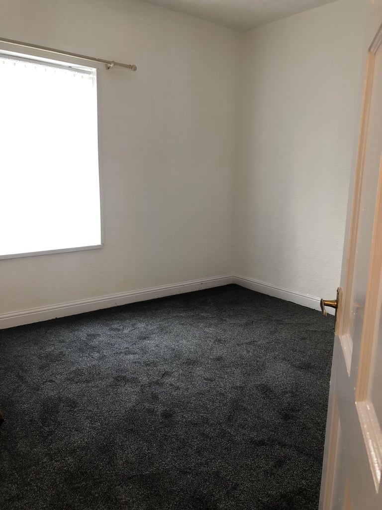 2 bed house Buckley Road to rent M18 7GJ