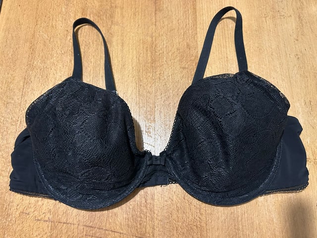 M&S Black Lace Underwired Non Padded Bra Size 38C, in Aylesbury,  Buckinghamshire
