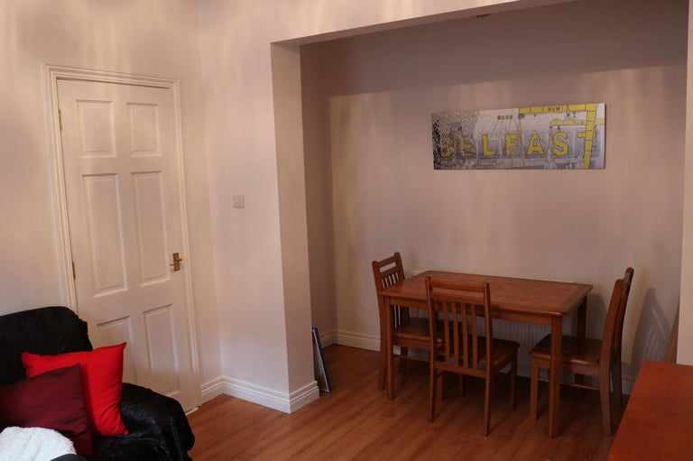 2-Bed Ground Floor Apartment – Fully Refurbished – Excellent Location (Off Dublin Road)