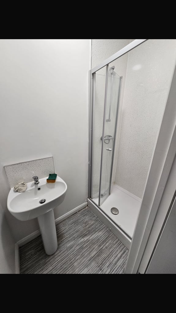 Large 6 bed ensuite house with HMO. 5mins to Thornton Heath 
