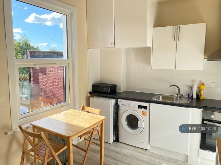 image for Studio flat in Wightman Road, London, N4 (#2547543)