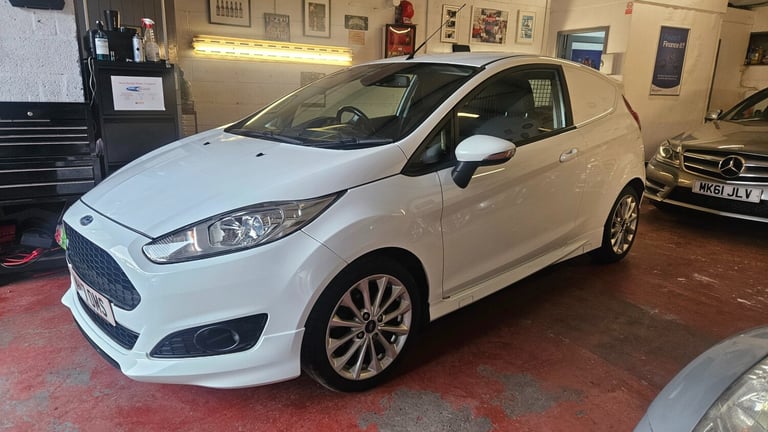 image for 2017 (17) Ford Fiesta 1.5 TDCi Sport Van 95bhp (Euro 6) *85K*