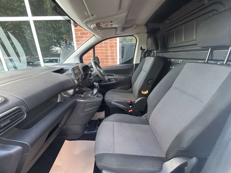 2021 Vauxhall Combo 1.5 Combo 2000 Sportive S/S Panel Van Diesel Manual