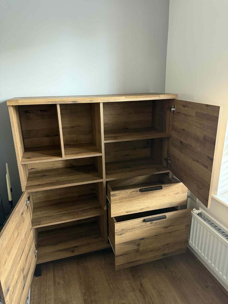 Next Bronx Oak Effect Cabinet 