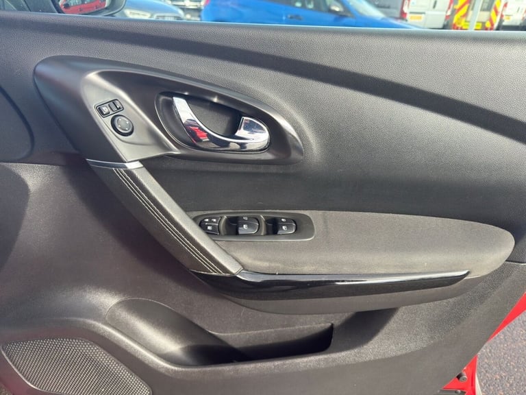 2018 Renault Kadjar 1.3 TCe Dynamique Nav SUV 5dr Petrol Manual Euro 6 (s/s) (140 ps) HATCHBACK P...