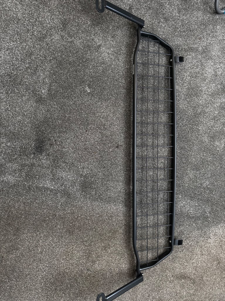 VW T-Roc Travall dog guard