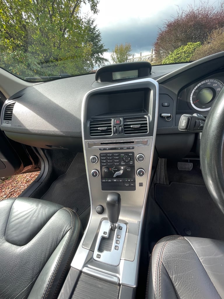 Volvo, XC60, Estate, 2010, Semi-Auto, 2400 (cc), 5 doors