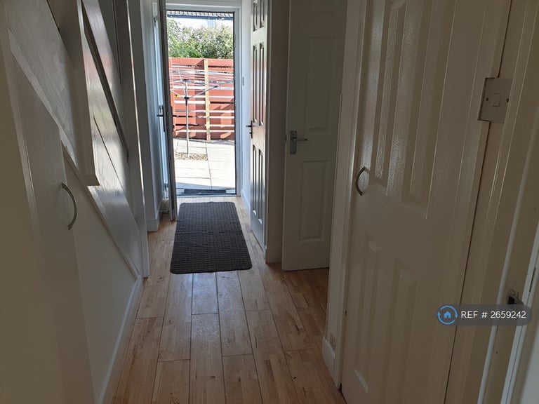 3 bedroom house in Mortonhall Park View, Edinburgh, EH17 (3 bed) (#2659242)