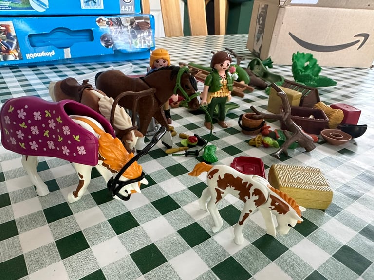 Sløset Rendezvous spørge Playmobil 5227 Country Paddock with horses and 5108 Equestrian Stables | in  Norwich, Norfolk | Gumtree