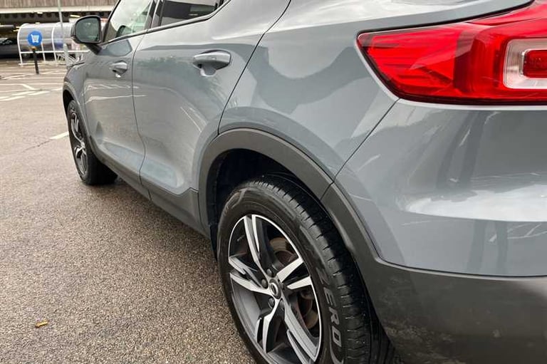 2021 Volvo XC40 2.0 B4 MHEV R-Design SUV 5dr Petrol Hybrid Auto Euro 6 (s/s) (197 ps) SUV Hybrid ...