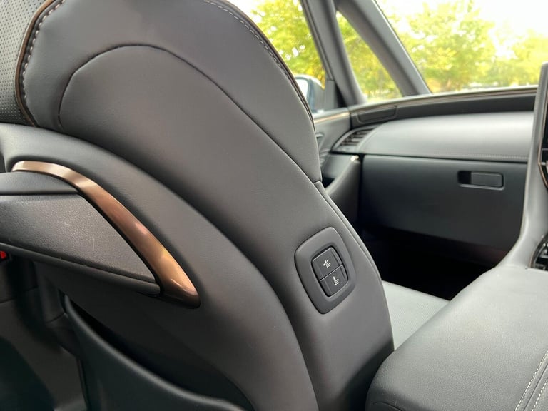  Toyota Alphard 2.5 HYBRID EXECUTIVE LOUNGE SUNROOF Petrol/Electric Hybrid Automatic