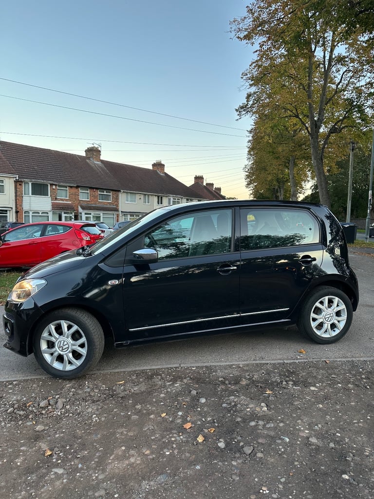 Volkswagen, UP, Hatchback, 2014, Manual, 999 (cc), 5 doors