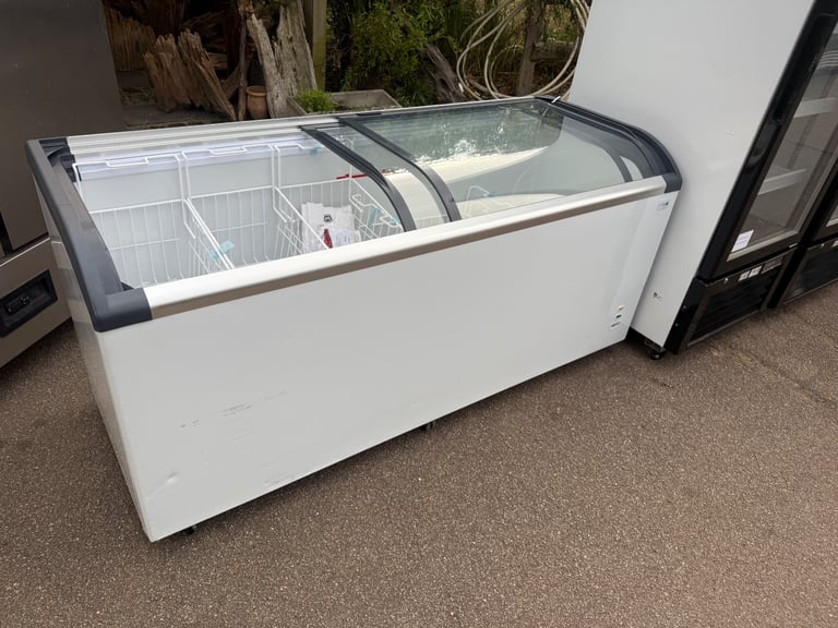 Commercial brand new chest freezer display brand new 1.80 cms 