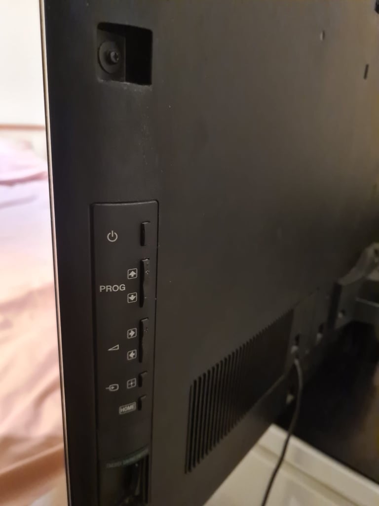 40” Sony Bravia KDL-40NX713 3D full HD Digital LCD TV