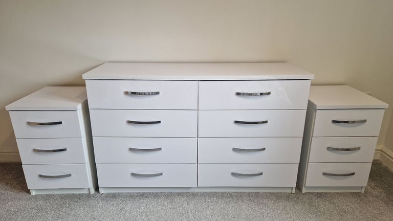 Argos White Hallingford Gloss Chest of Drawers & Matching Bedside Tables