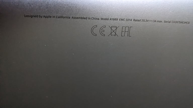 Macbook Pro A1989 2019 Space Gray Back Cover Mint