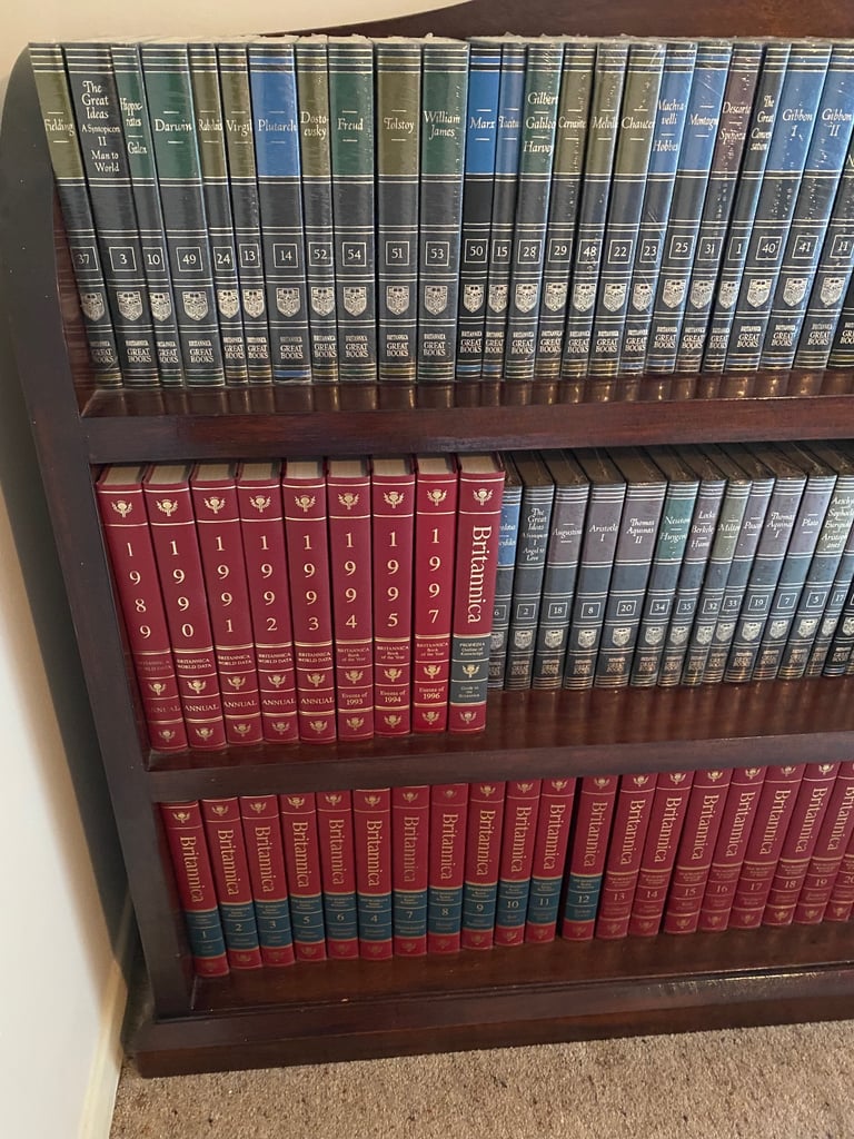 Full Set of Encyclopaedia Britannica from the early 1990s with Bespoke Bookcase