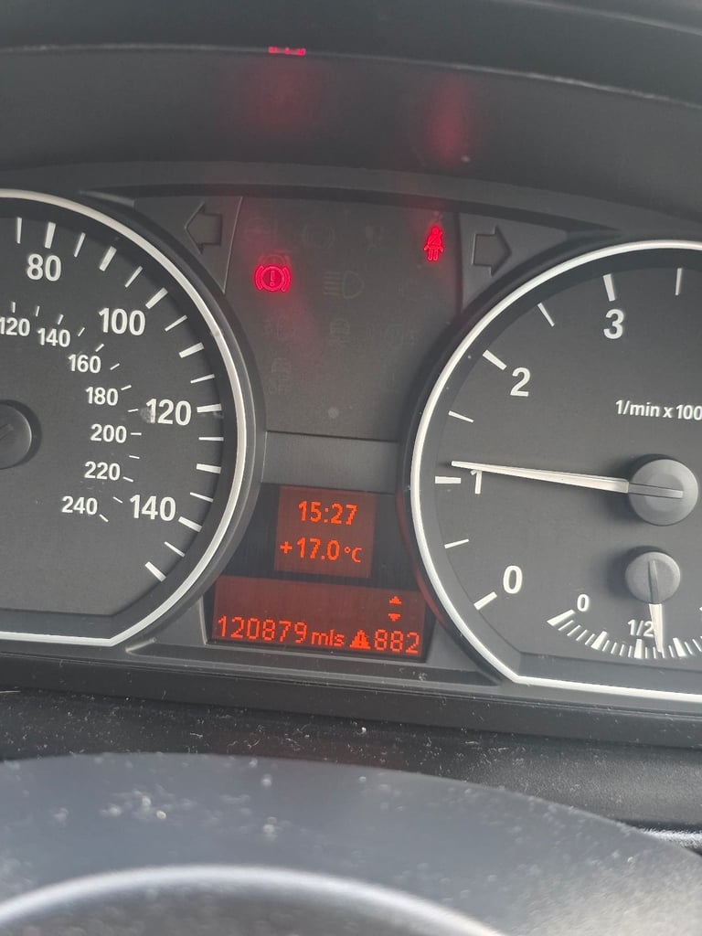 BMW, 1 SERIES, Hatchback, 2011, Manual, 1995 (cc), 5 doors