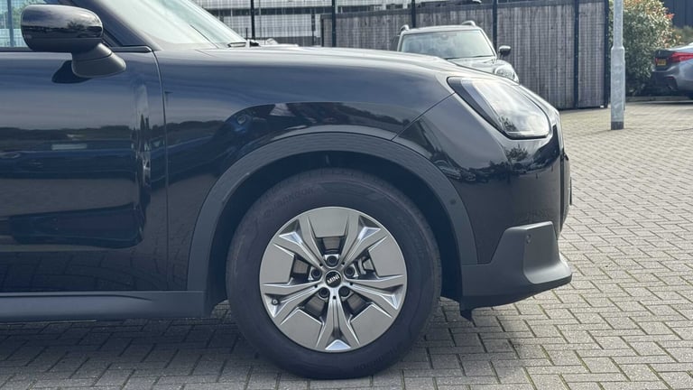 2024 MINI Countryman 150kW E Classic 66kWh 5dr Auto Hatchback Electric Automatic