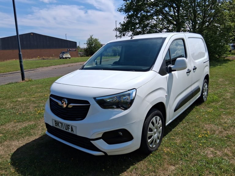 2021 Vauxhall Combo 2000 1.5 Turbo D 75ps H1 Sportive Van PANEL VAN Diesel Manual