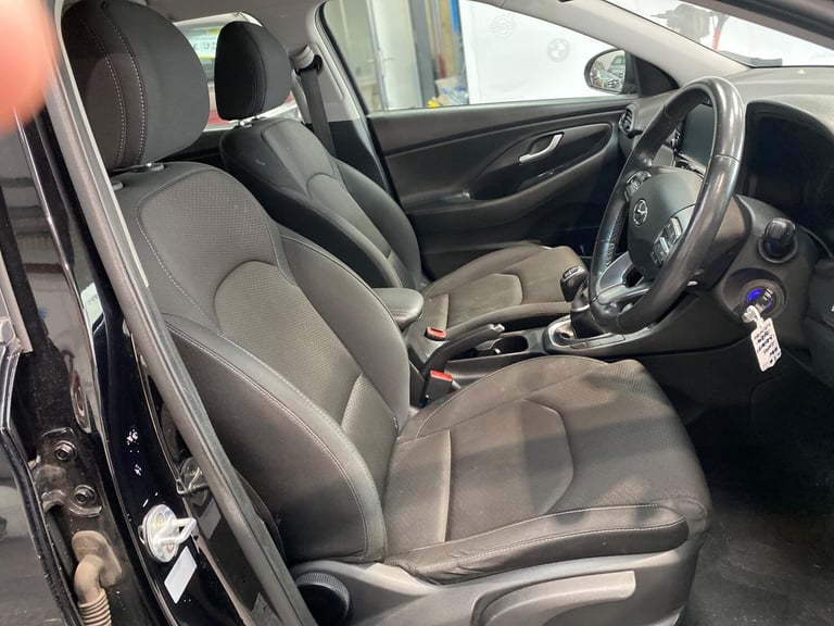 2017 Hyundai i30 1.0 T-GDi Blue Drive SE Nav Euro 6 (s/s) 5dr HATCHBACK Petrol Manual