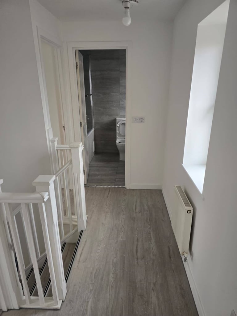 🌟 NEWLY-REFURBISHED 3/4 BED SEMI-DETACHED HOUSE – OXLEY PARK, MK4 🌟 Available Now – £1,695 pcm ***