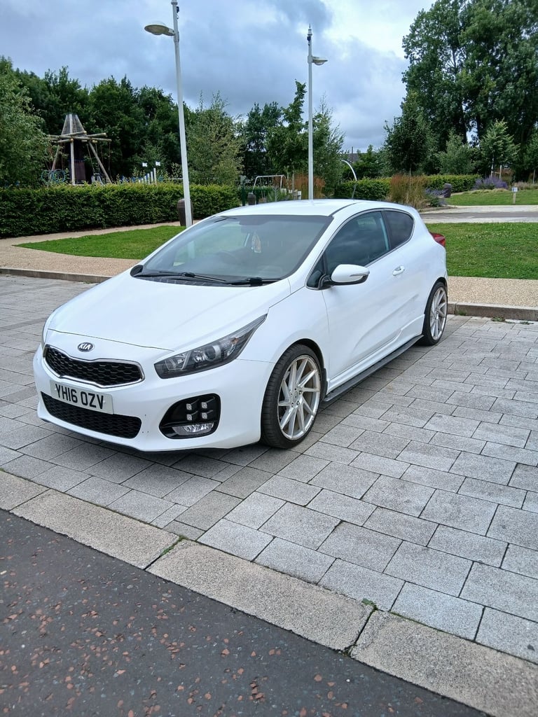 Kia, PRO CEED, Hatchback, 2016, Manual, 1582 (cc), 3 doors