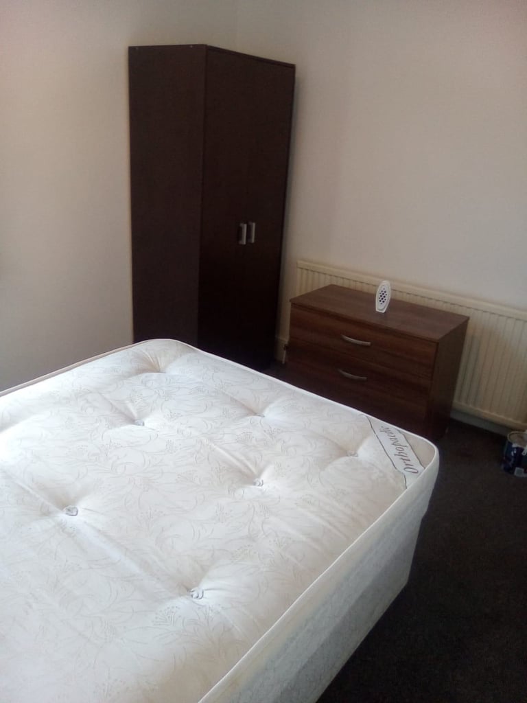 New In! Selly Park Double Room Bills Included!