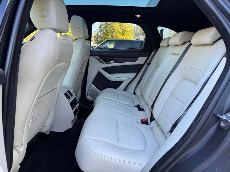 2022 Jaguar F-Pace 2.0 P250i R-Dynamic Black SUV 5dr Petrol Auto AWD Euro 6 (s/s) (250 ps) ESTATE...