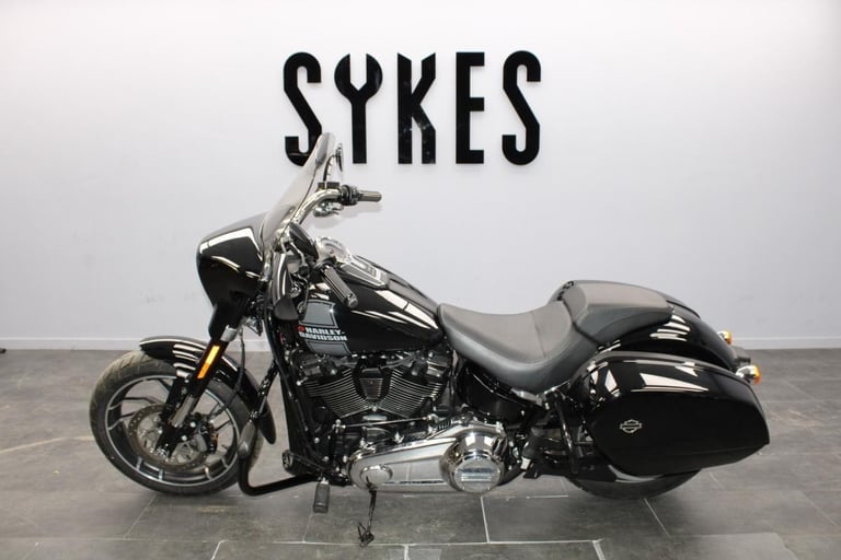 2021 Harley-Davidson FLSB Softail Sport Glide in Vivid Black