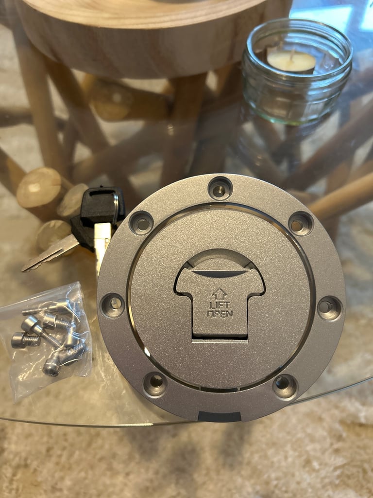 Yamaha / Suzuki Fuel cap with 2 keys 