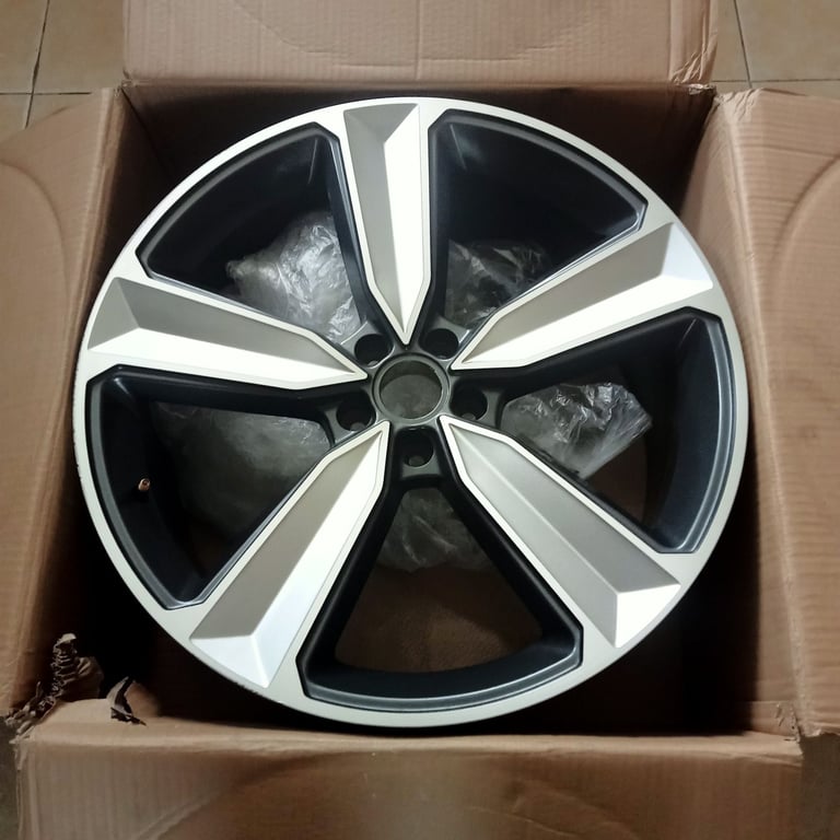 image for 21&quot; x 9 rs5 alloy