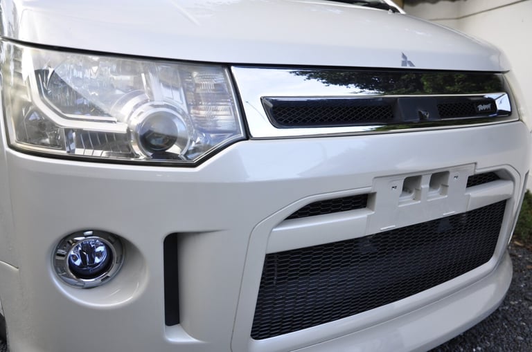 2010 Mitsubishi Delica D5 4WD ROADEST MPV Petrol Automatic
