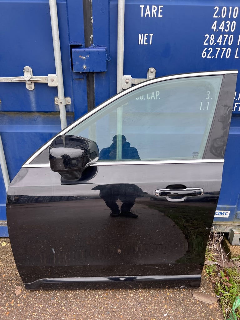 Volvo XC90 Front Passengers Door in Black 2017