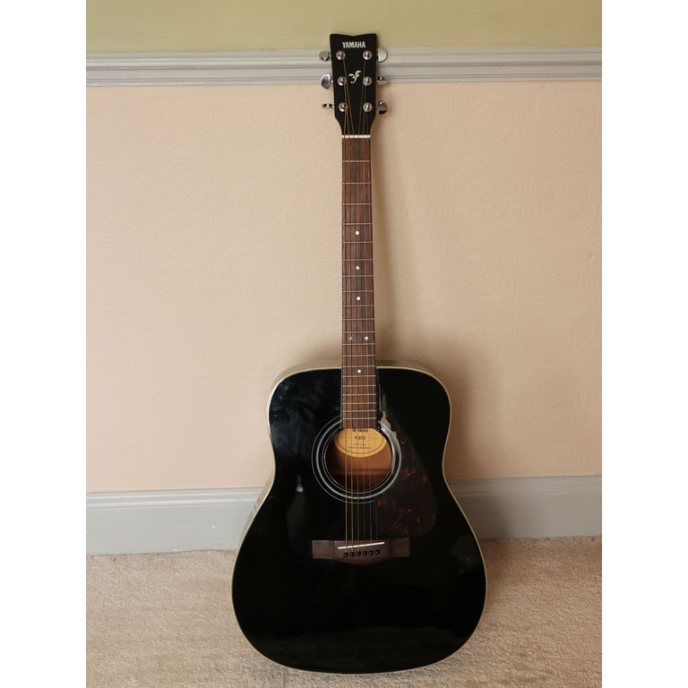 Yamaha F370 Acoustic Guitar In Black finish