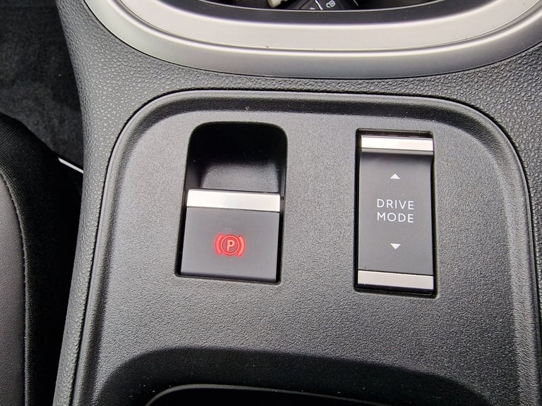 2024 Jeep Avenger 115kW Altitude 54kWh 5dr Auto Hatchback Electric Automatic