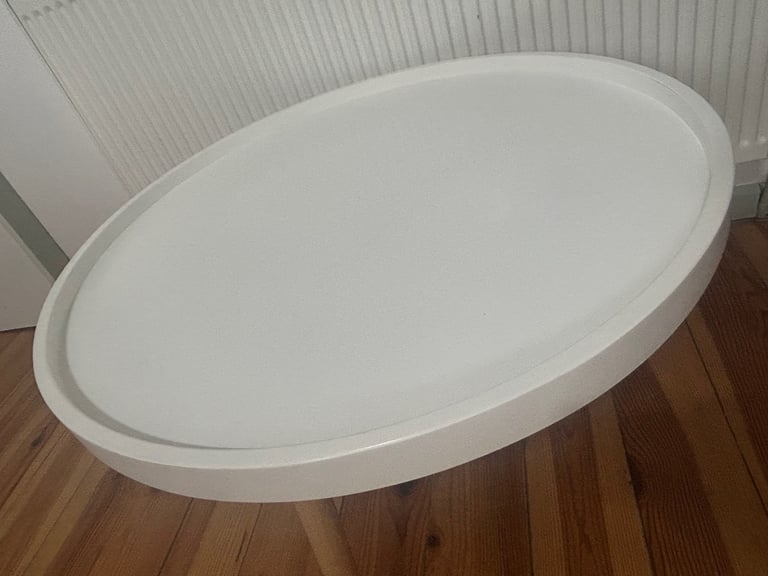 White round coffee table