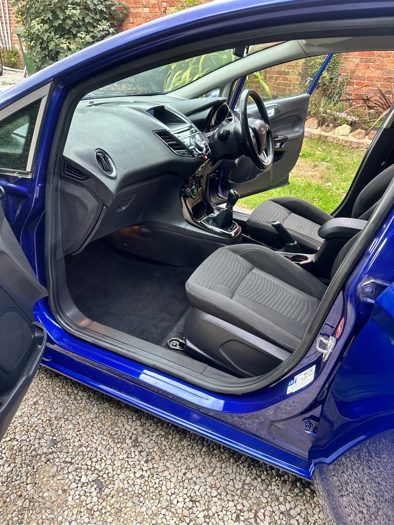 2015 Ford Fiesta 1.0 EcoBoost 125 Titanium 5dr HATCHBACK Petrol Manual