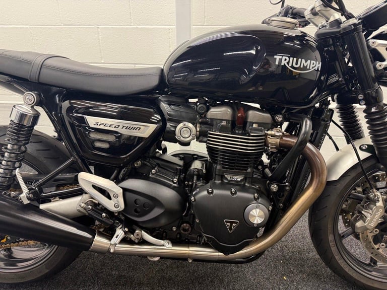 2021 Triumph Speed Twin ** Lovely Condition - Full Service History - Warranty **