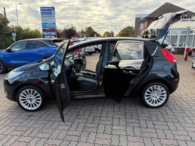 2011 Ford Fiesta 1.4 Titanium 5dr HATCHBACK Petrol Automatic