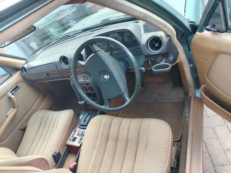 Mercedes-Benz, 200, w123 1985, 1997 (cc)