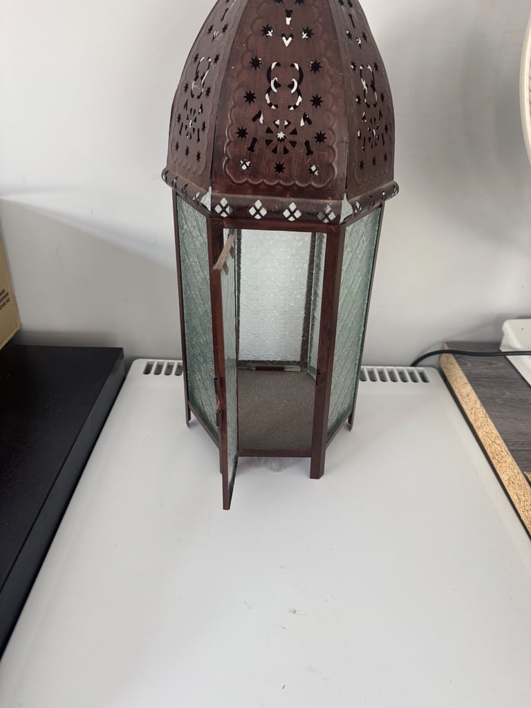 3 Brown lanterns available 