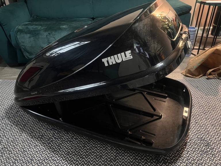 image for Thule roof box 320l