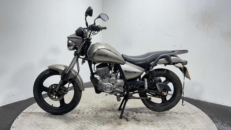Zontes ZT 2012 20K RUNNING PROJECT BIKE SPARE OR REPAIR 125CC COMMUTER