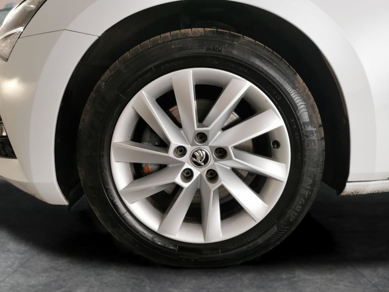 2021 Skoda Superb 1.5 TSI ACT SE Technology Hatchback 5dr Petrol DSG Euro 6 (s/s) (150 ps) -  Hat...