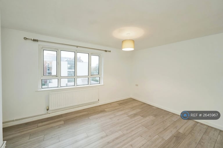 2 bedroom flat in Elton House, Bristol, BS2 (2 bed) (#2645967)