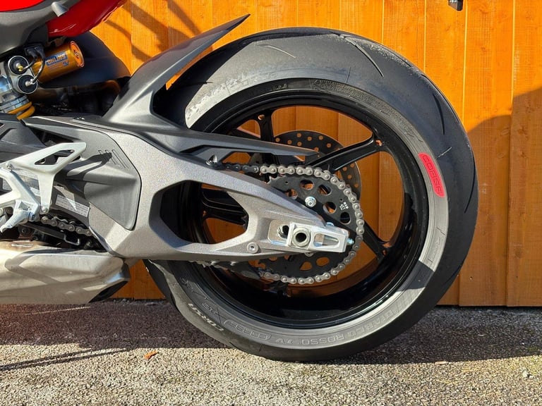 DUCATI STREETFIGHTER V4 S