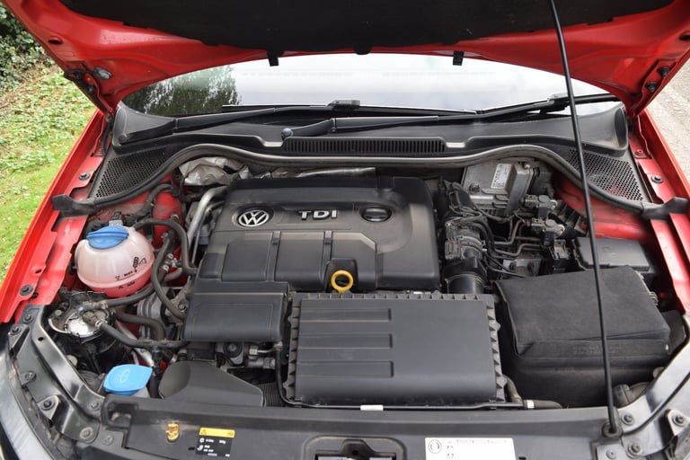 VOLKSWAGEN POLO 1.4 TDI BlueMotion Tech Match Red Manual Diesel 2016