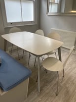 Extendable Dining table & 4 Chairs