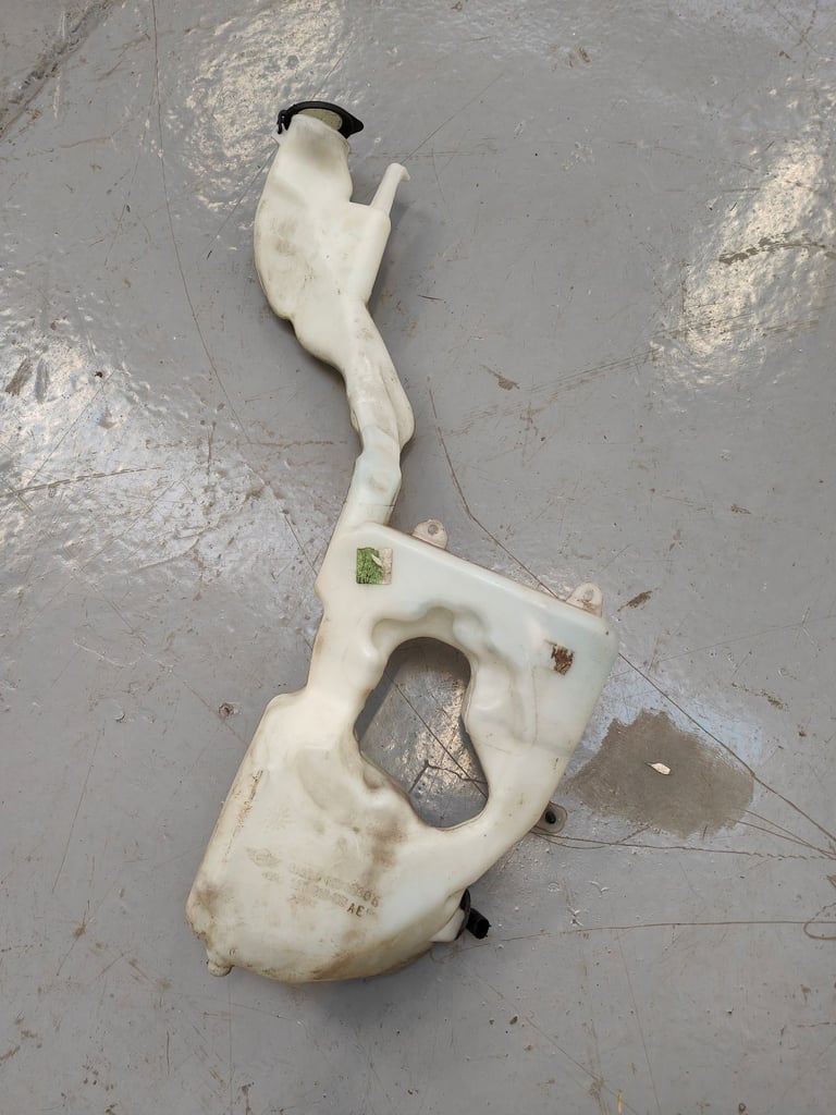 Mini Cooper R55/R56/R57 screenwash bottle tank 7157124